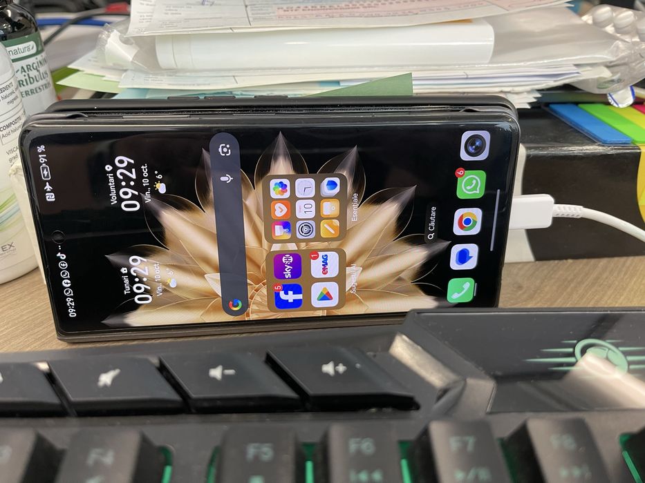 Honor Magic V2 pliabil , 16GB RAM , Defect mic ecran