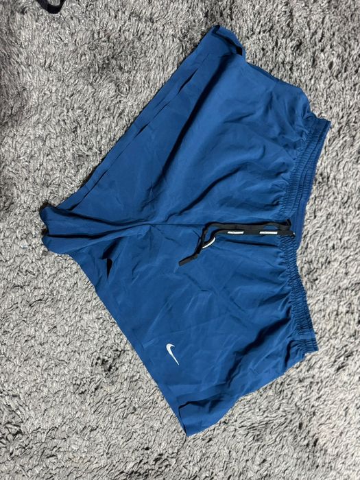 Nefolosit:Pantaloni scurti Nike Dri Fit marimea 2XL