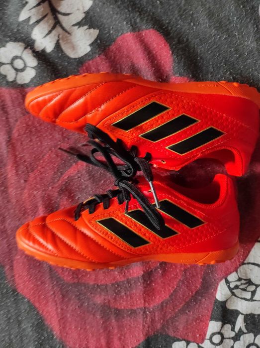 Маратонки за момче.