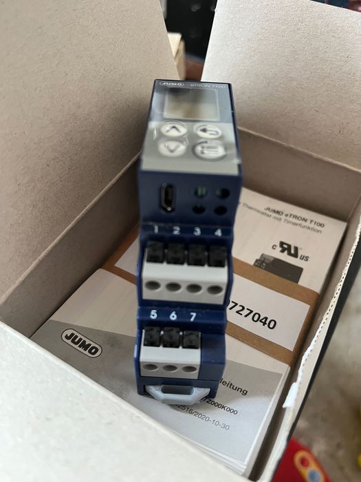 Regulator de temperatura Jumo