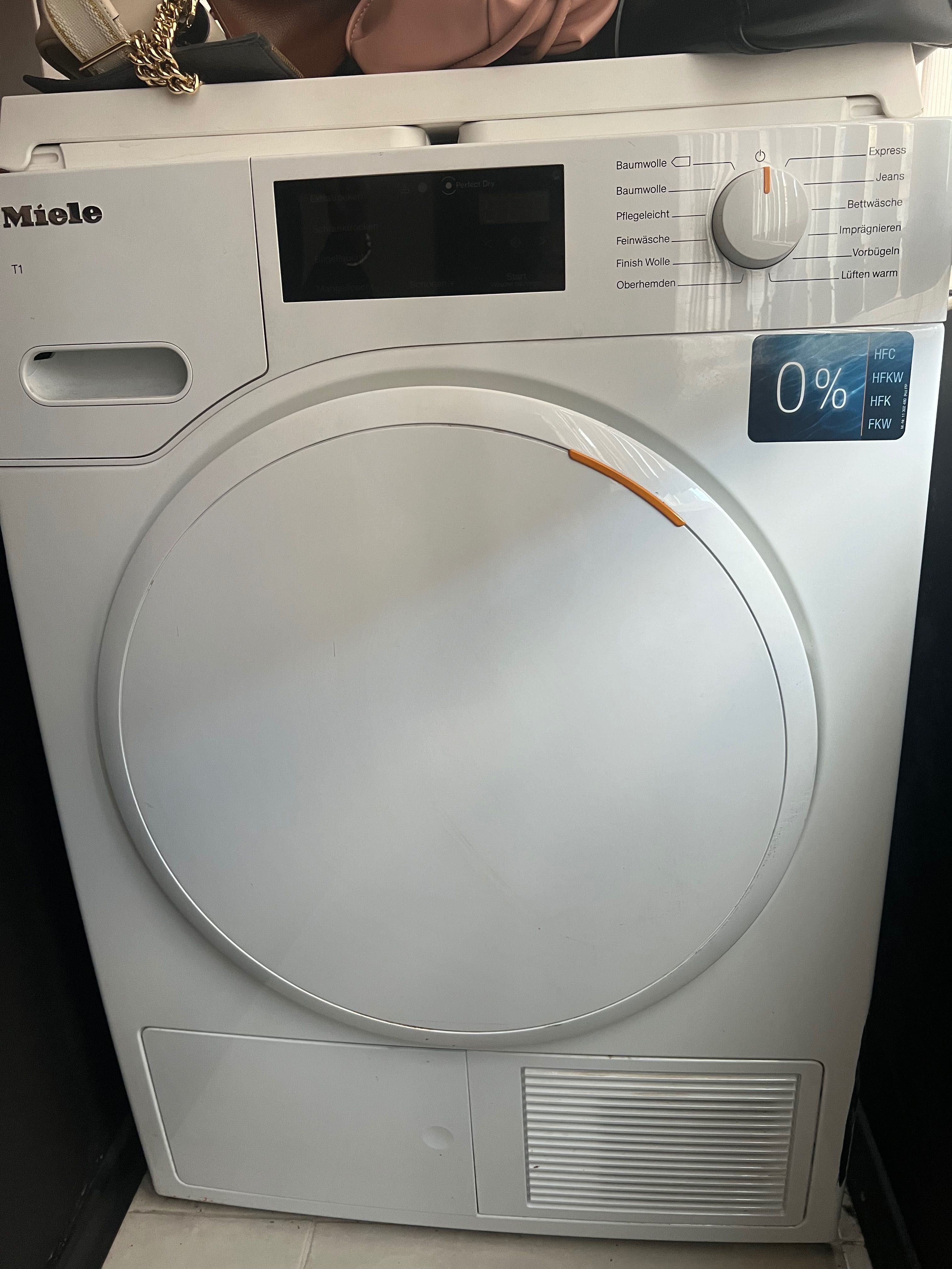 Сушилня Miele TWB140