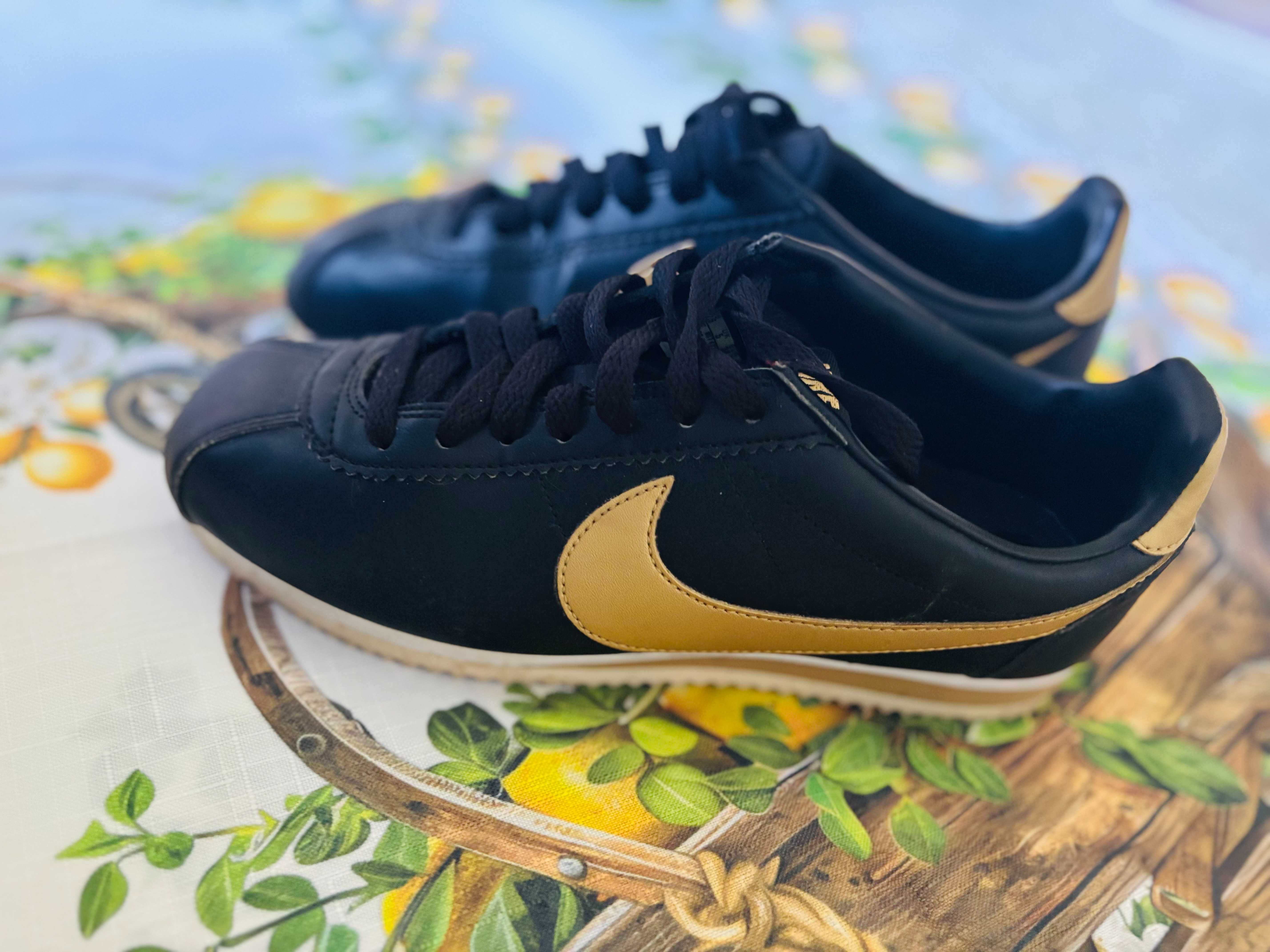 Papuci sport originali de la firma Nike mărimea 38.5