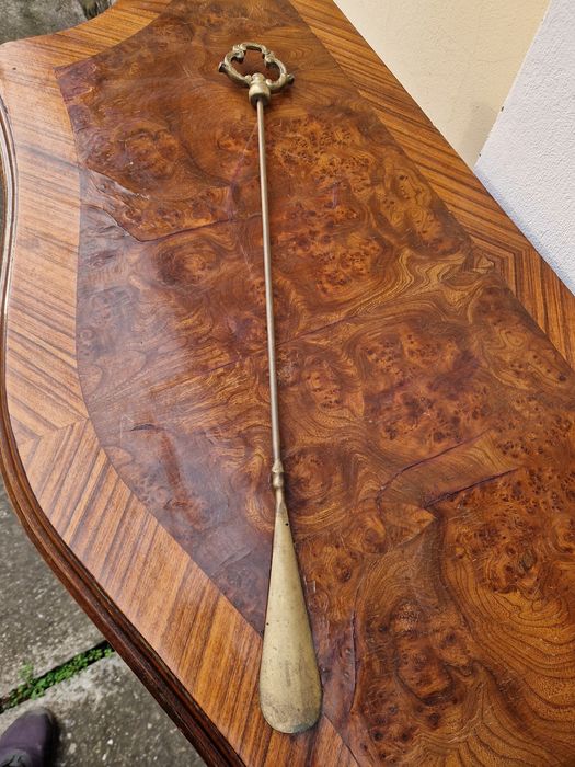 Голяма антикварна английска бронзова обувалка