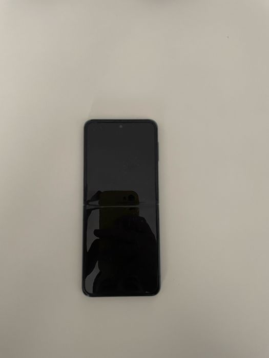 Samsung Z Flip 3 - cutie - incarcator - huse