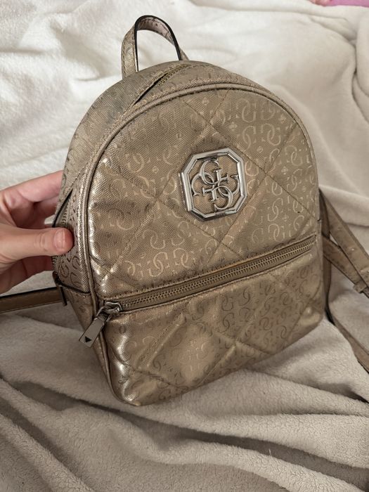 Дамска раница Guess