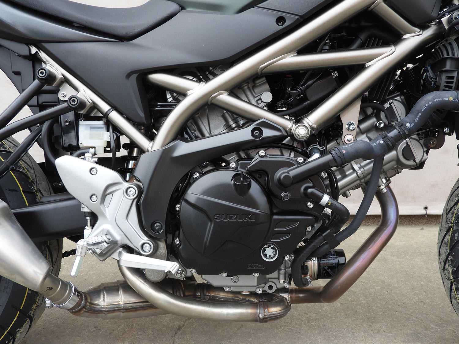 Motocicleta Suzuki SV650 ABS M5 | Rate | Leasing