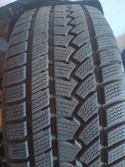 Cauciucuri iarnă 225 50 17