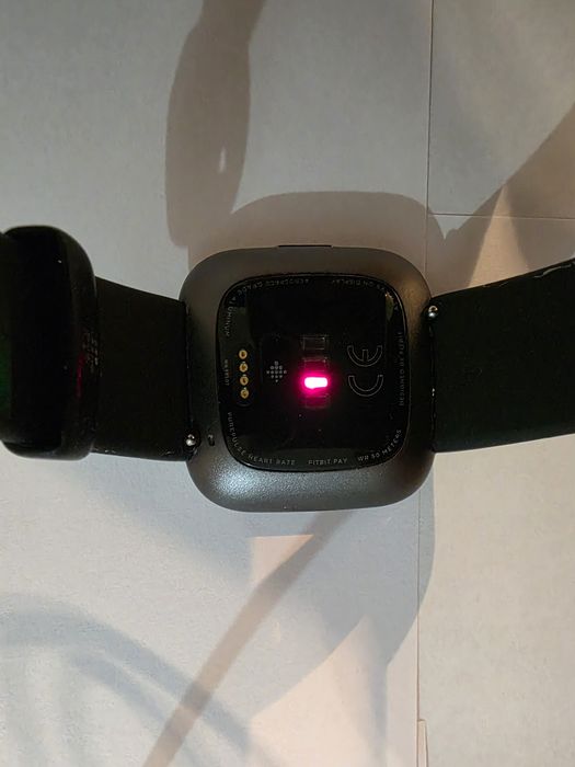 Fitbit Versa 2, cu încărcător