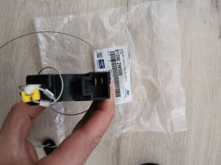 Hyundai santa fe sport 2017 Машинка за капачката на резервоара