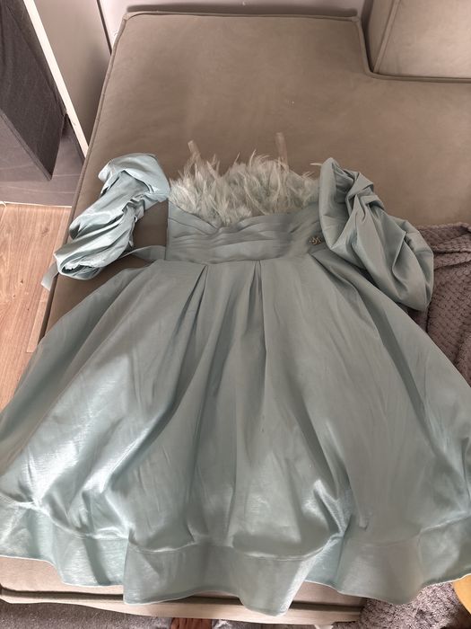 Продам детское платье нарядное