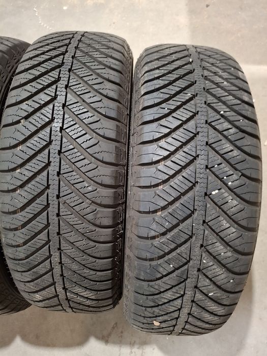 4  Anvelope M+S  215 60 r17 Goodyear