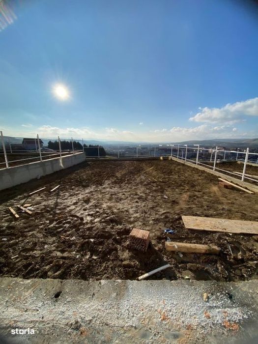 Apartament cu gradina de 156 mp, priveliste, zona linistita din Apahid