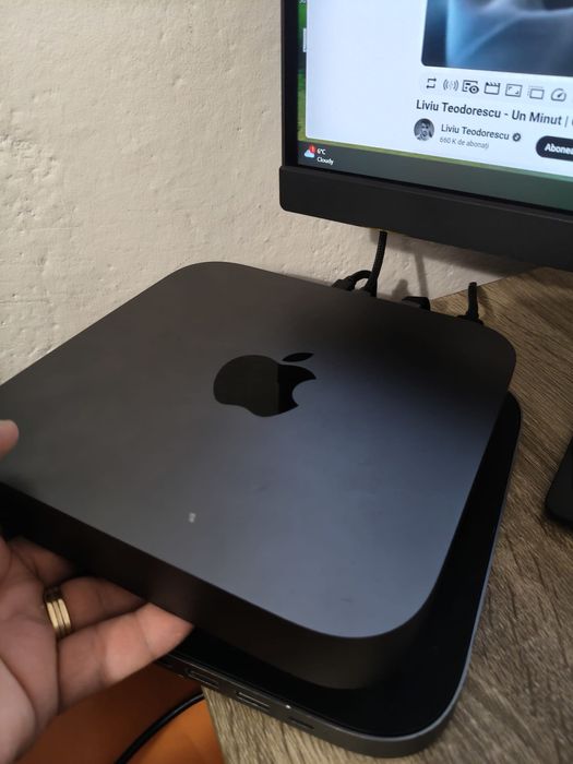 PC Apple Mac Mini i5 2018 + dock si tastatura Satechi