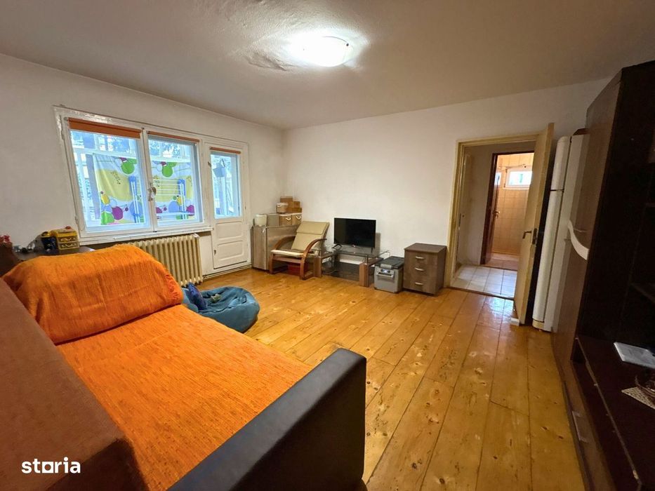 Apartament 2 camere parter 50 M² zona linistita Simeria