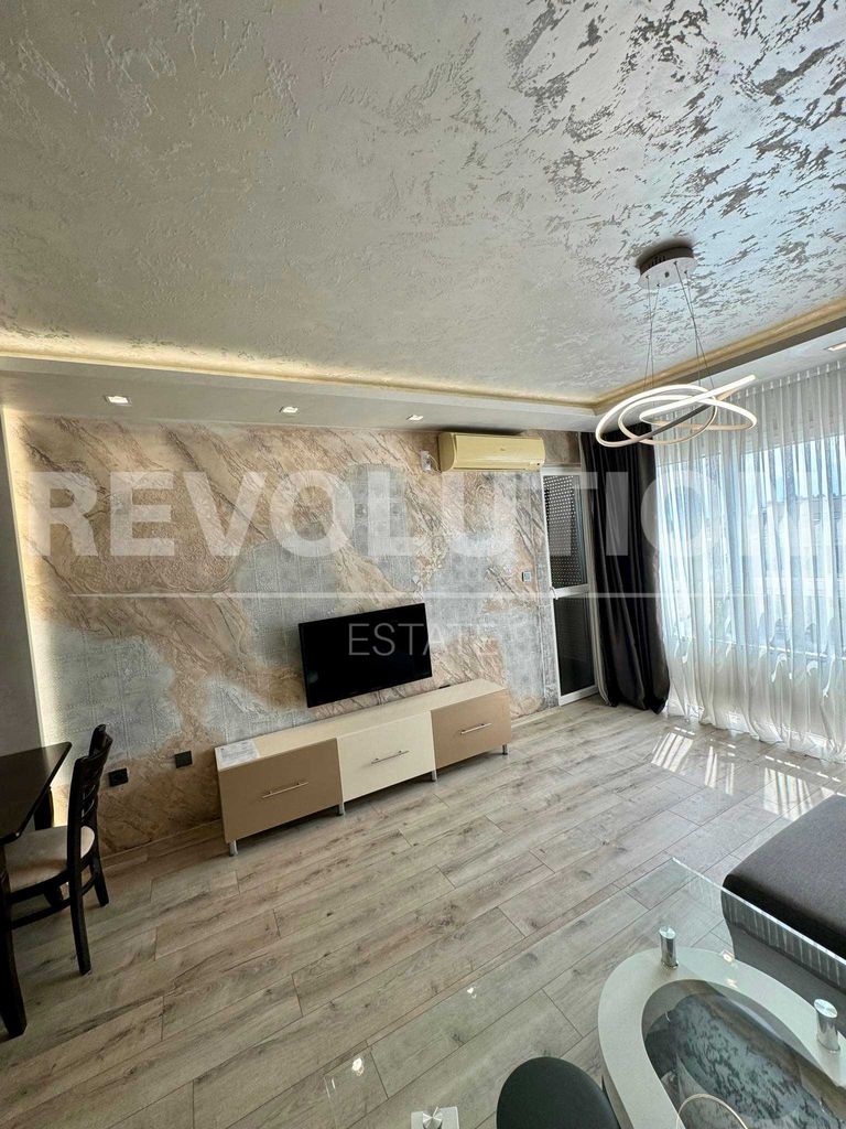 Дава се под наем Двустаен апартамент в Пловдив, Кършияка - 76 кв.м за 425 € - Снимка #2
