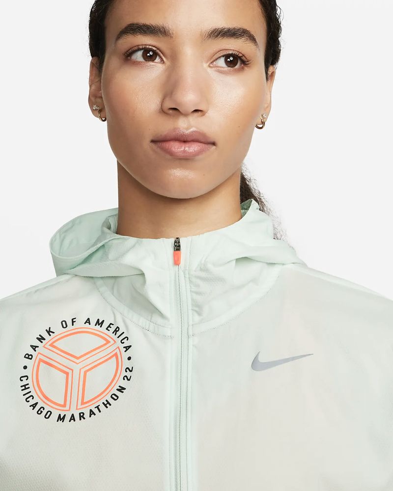 Легкая бесшовная куртка Nike