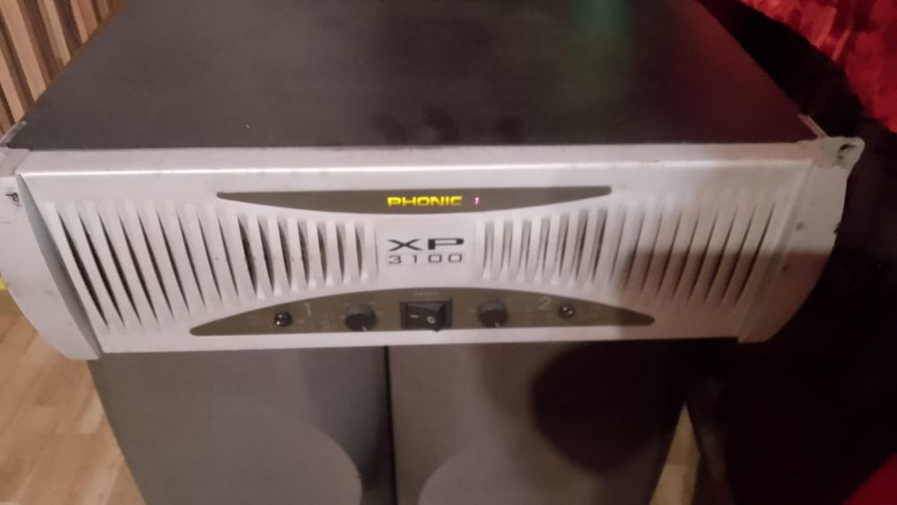 Vând putere finală amplificator 2800W RMS Crossover incorporat Phonic