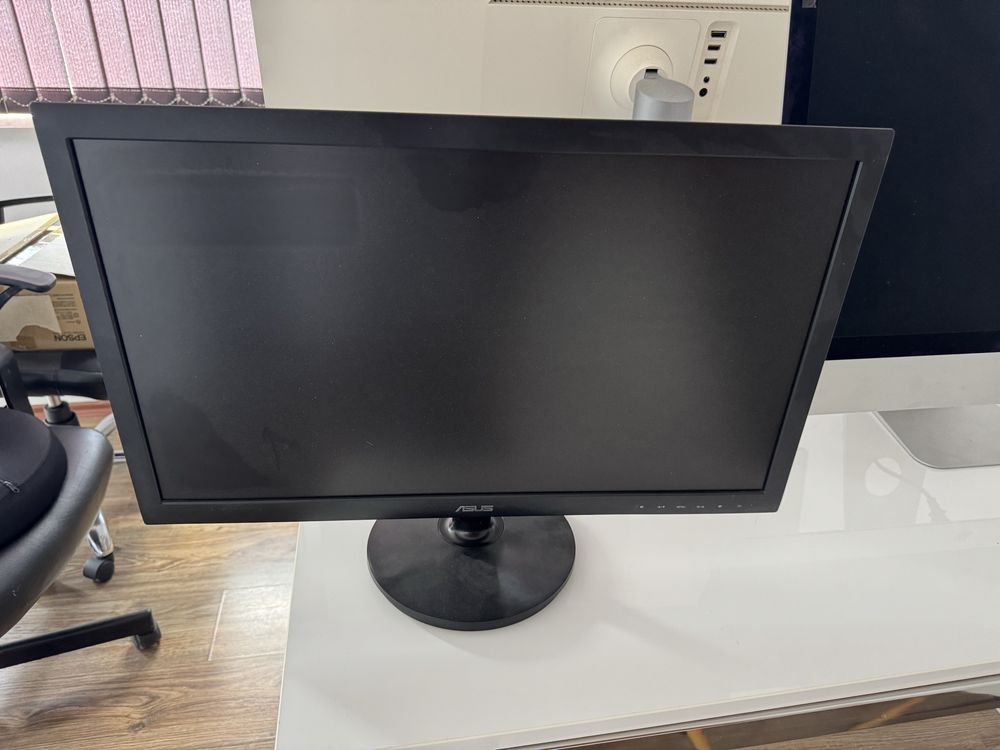 Монитори LG 34, Asus24, Packerd Bell24