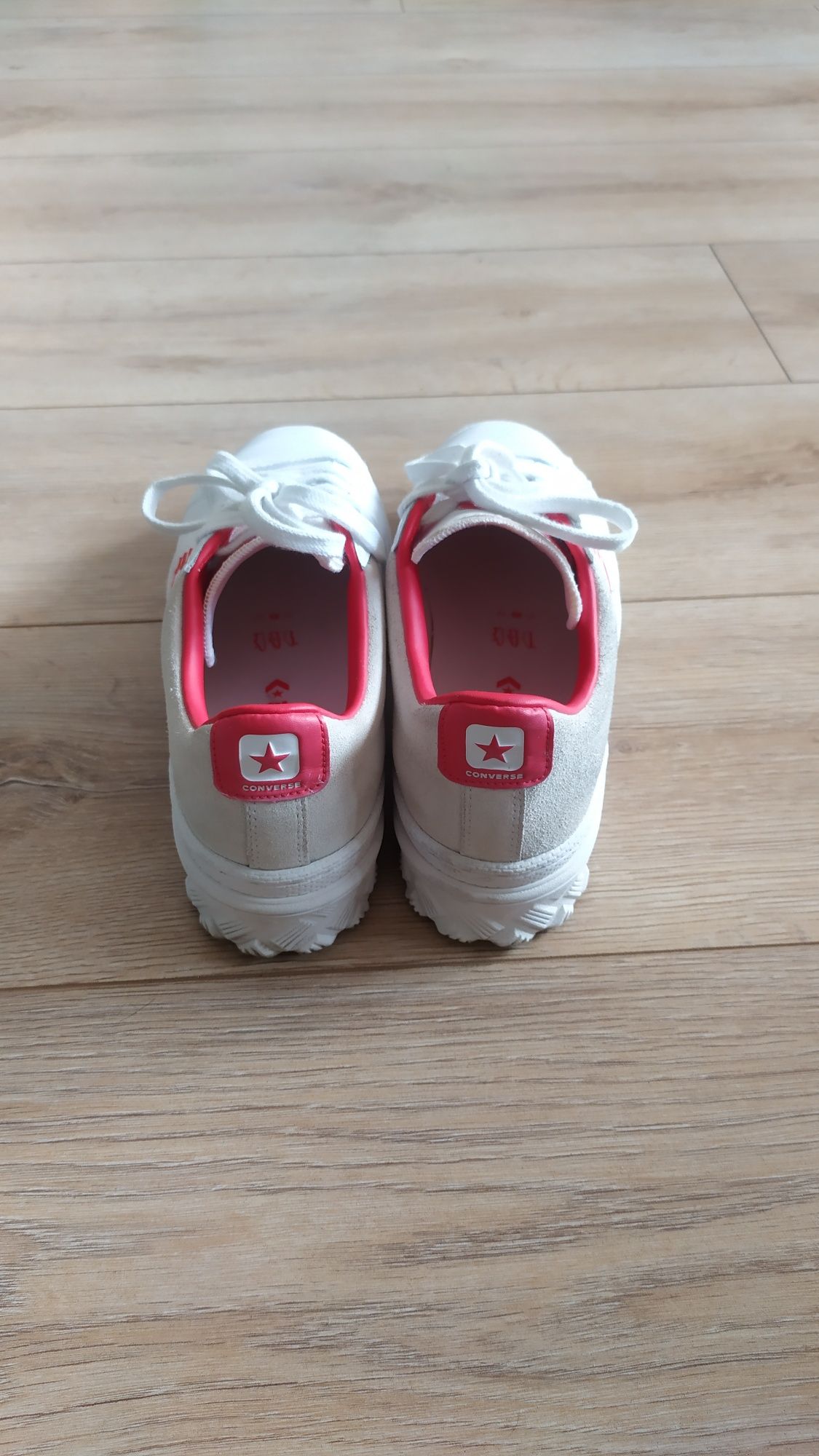 Кожени сникърси на Converse