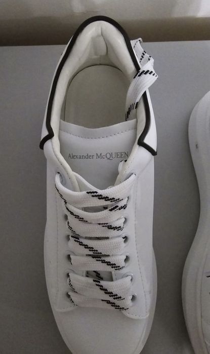 Vand Alexander McQueen