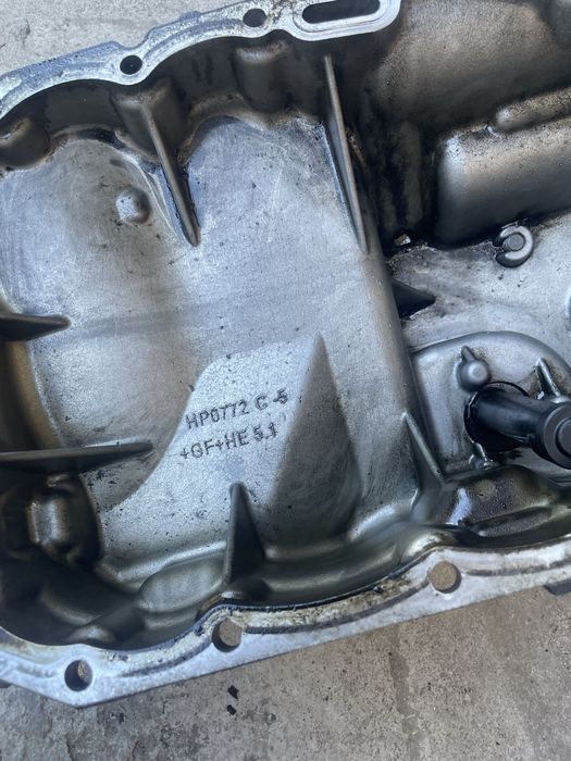 Baie de ulei bmw 2..0d n47 seria 1 e81  e87 seria 3 e90