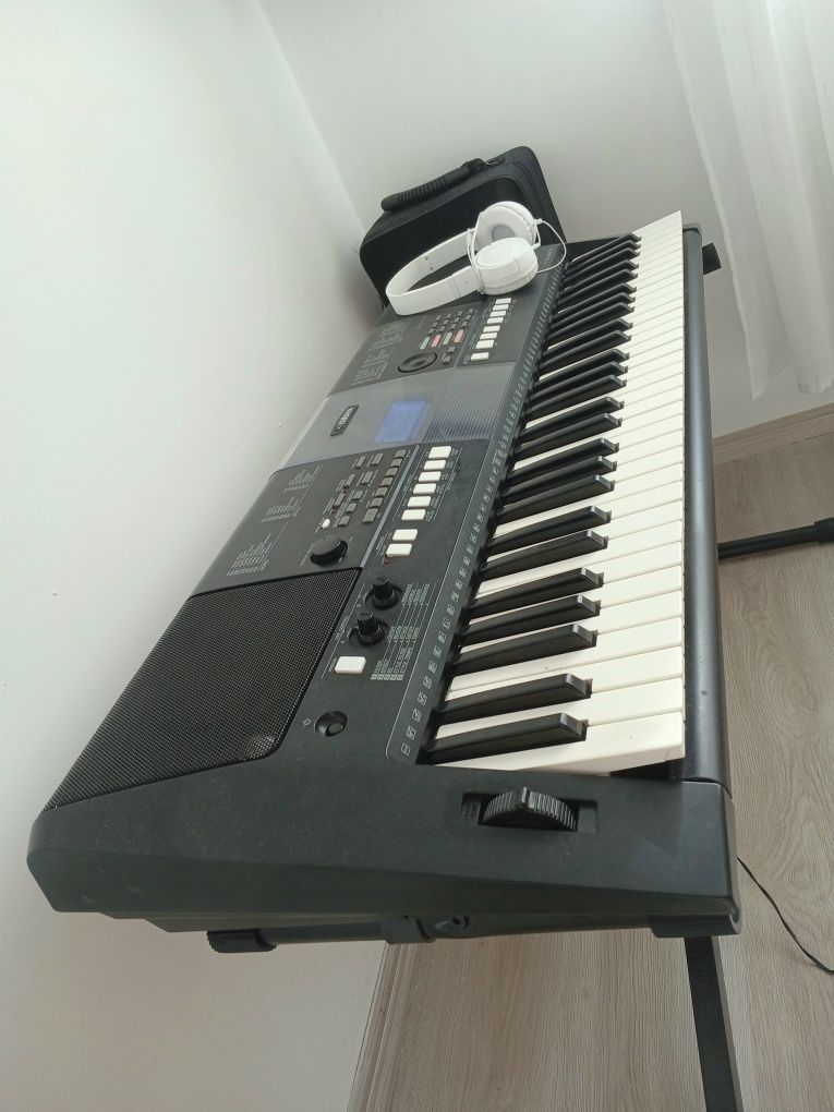 Sintetizator Yamada PSR E423
