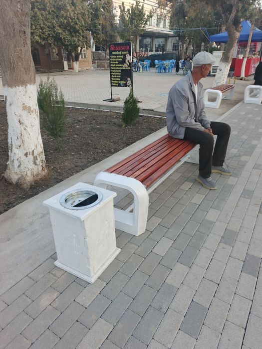 Скамейка, урна , гулдон