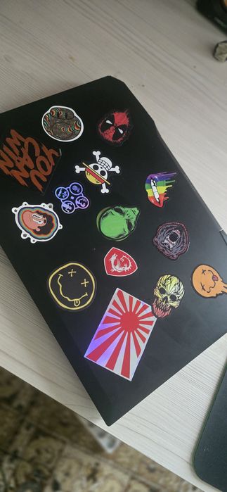 Продавам гейминг лаптоп HP Pavilion подходящ за гейминг и офис работа