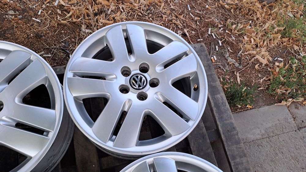 16" 5Х100мм VW 5X100 Джанти с гуми 205 45 16 - Polo, Lupo (Golf)