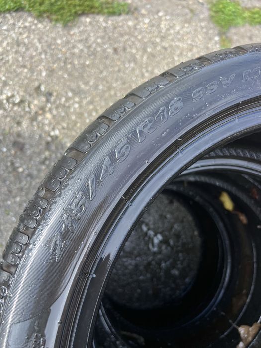 Зимни гуми 215/45/18 Pirelli DOT 19 .