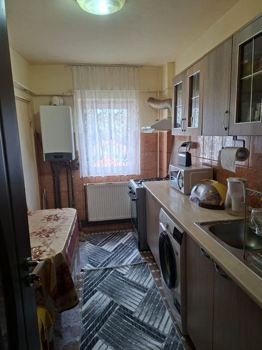 Vând apartament 2 camere Tg Cărbunești