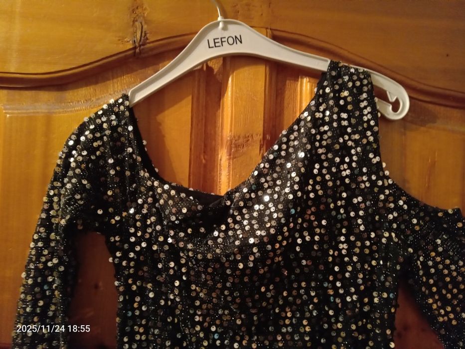 Платье с пайетками