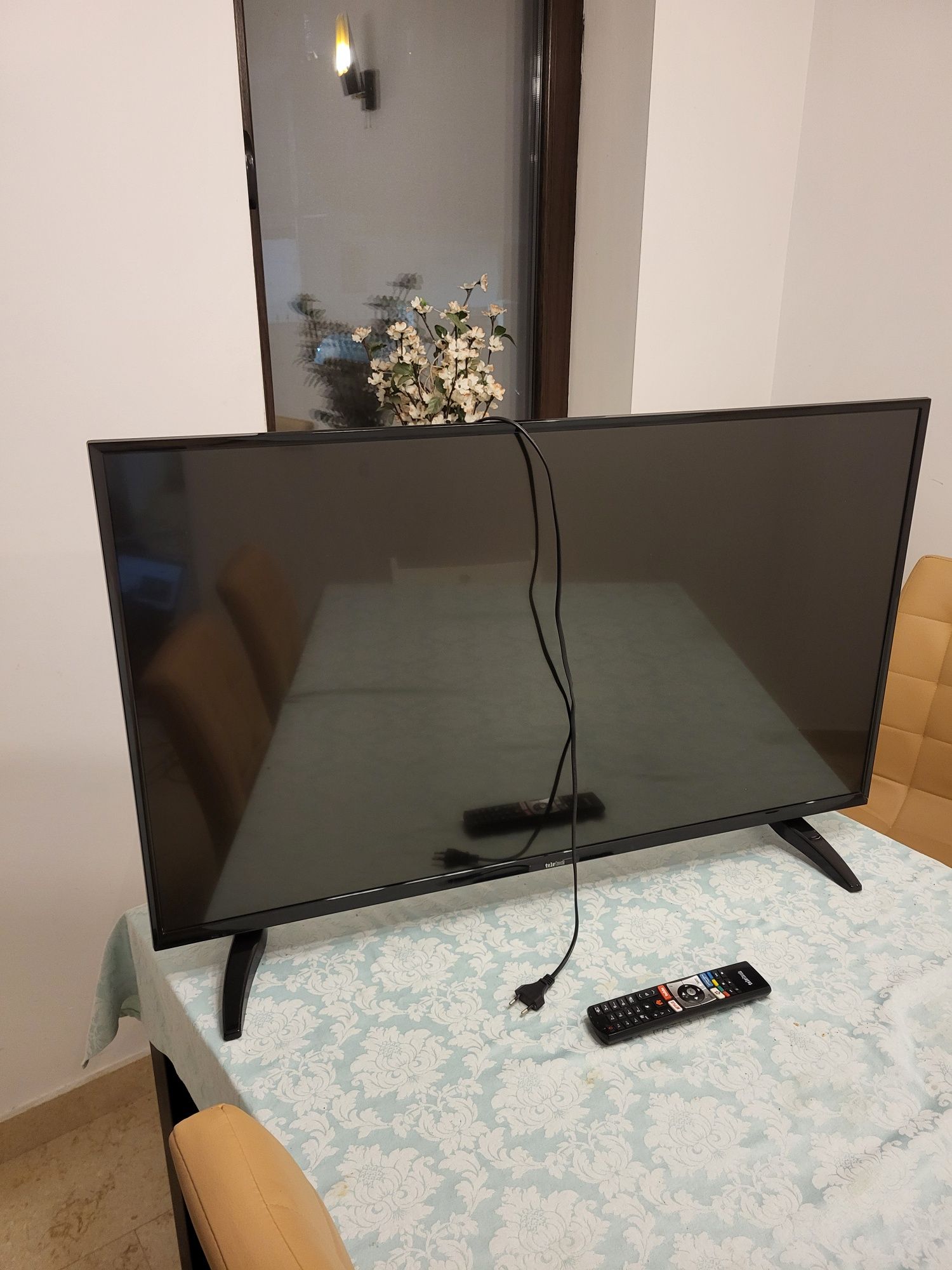 Televizor TV 4K UHD smart TeleTech 43inch 108 cm