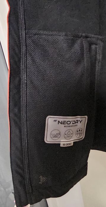 Geaca vânt 4F rosu cu negru