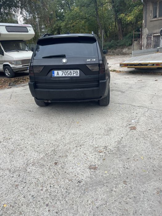 Продавам Bmw x3 204 кс автомат черен мат