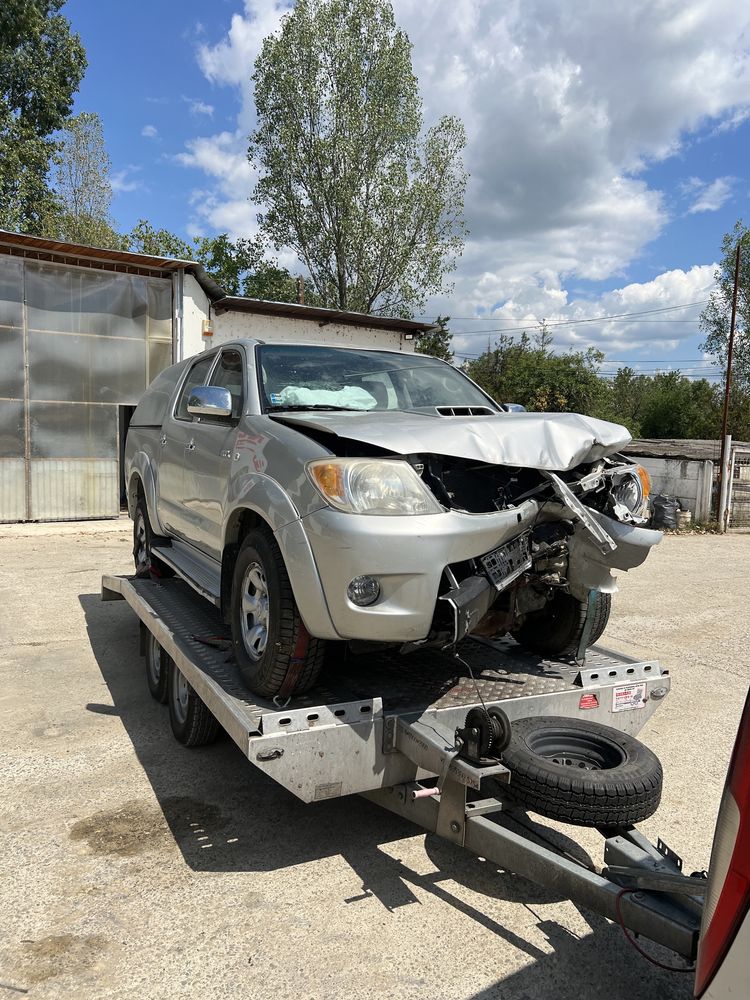 Dezmembrez Dezmembrari Toyota Hilux 2009