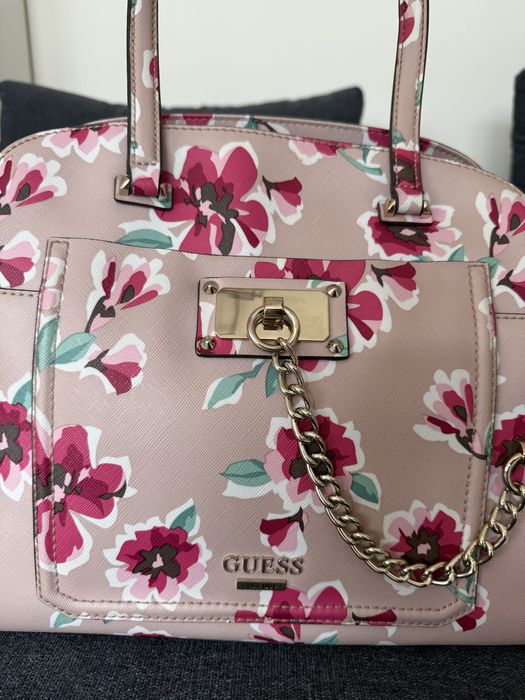 Дамска чанта Guess