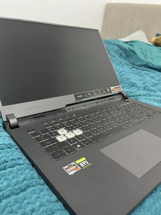 Vand laptop gaming Asus ROG Strix G17 144Hz,RTX 3050