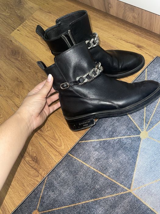 Продам осенние ботинки