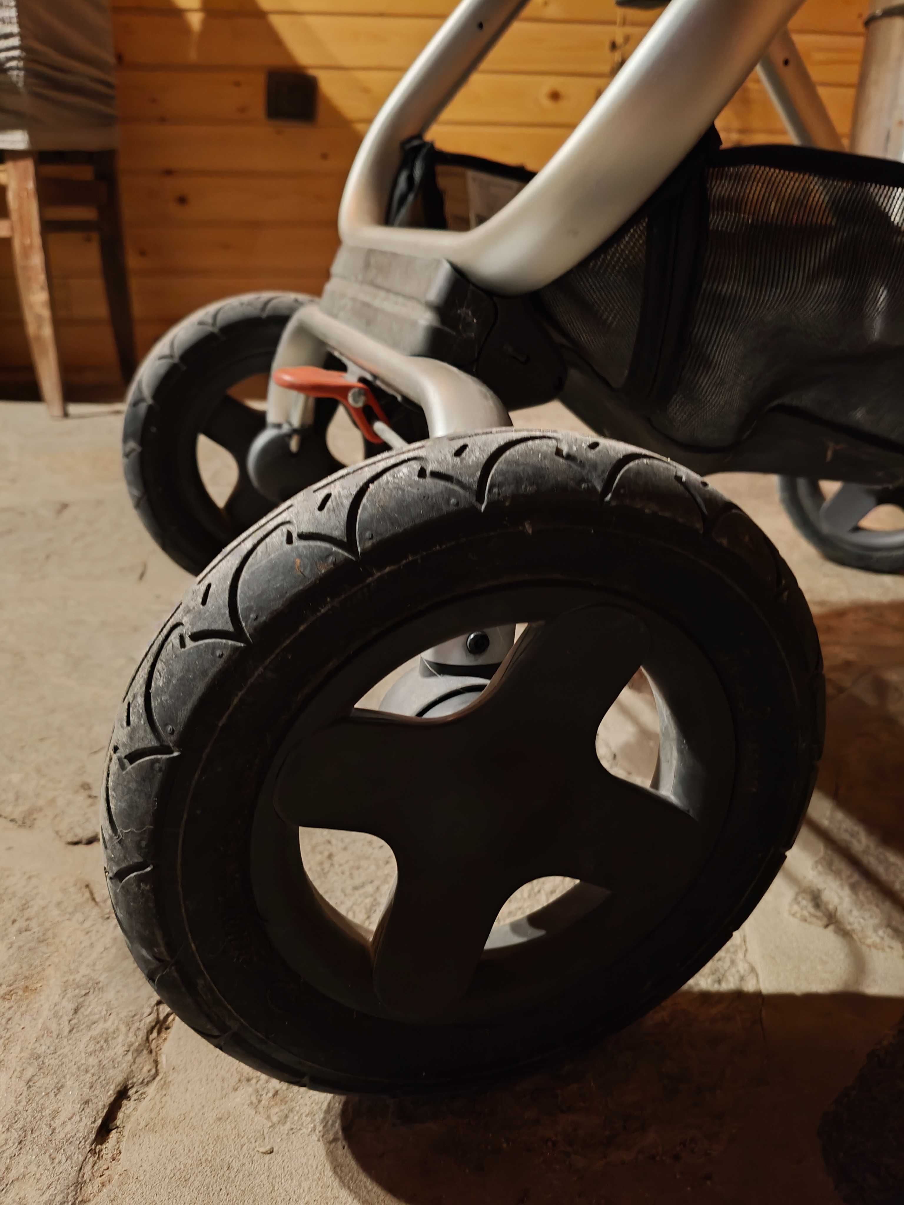 Бебешка количка Stokke