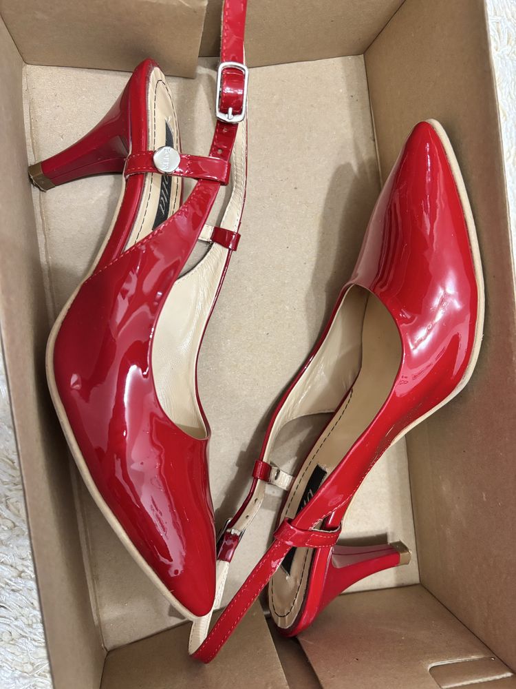 Pantofi / sandale rosii dama de piele lacuita 35