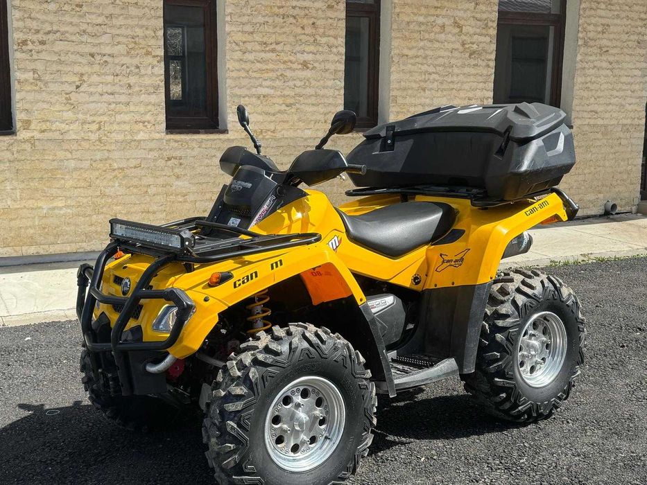 Vând Can-Am outlander Bombardier 800