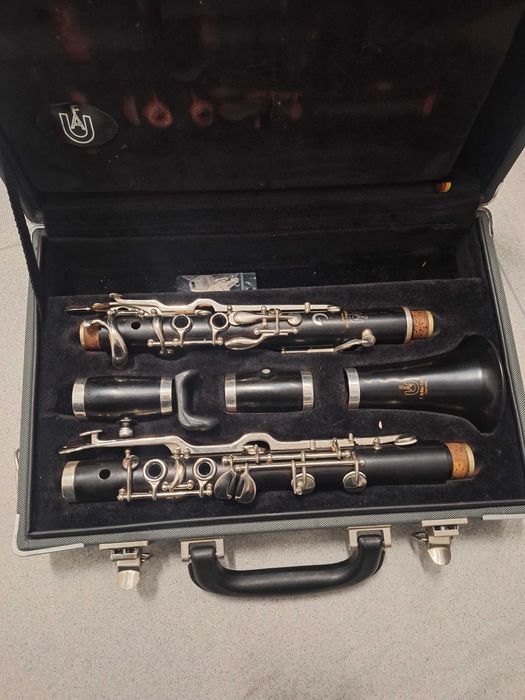 Продавам кларинет Юбел