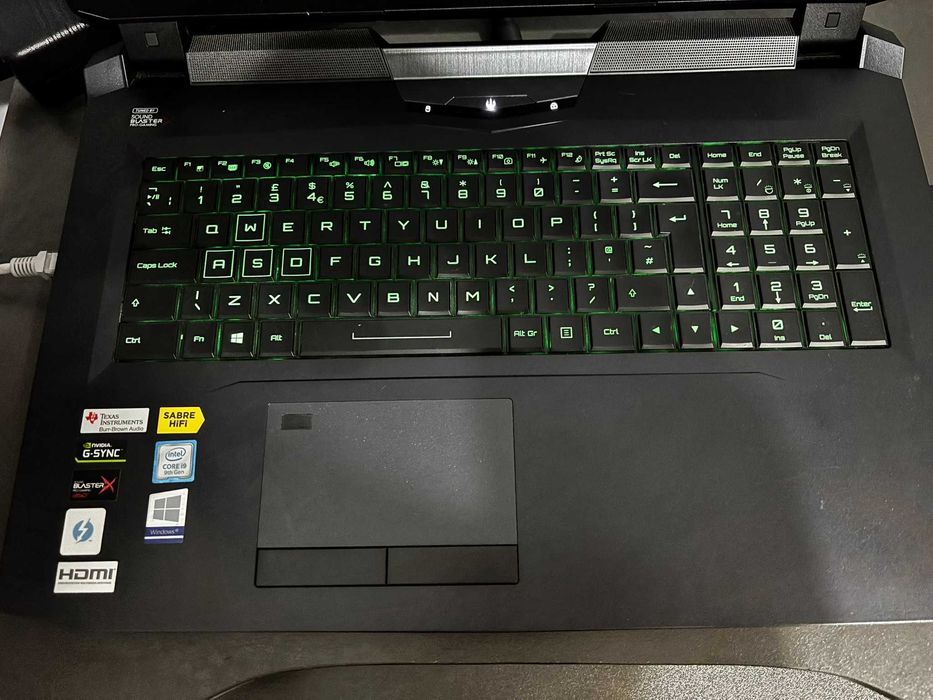 Мощен лаптоп за гейминг и работа i9 9900K, RTX 2060, 32GB RAM, 2TB SSD