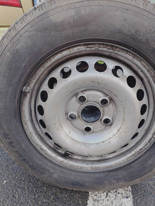 Vând jante vw T5 cu cauciucuri, janta se vinde si la bucata