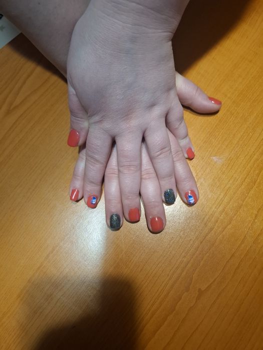 Unghii cu gel și semi permanenta