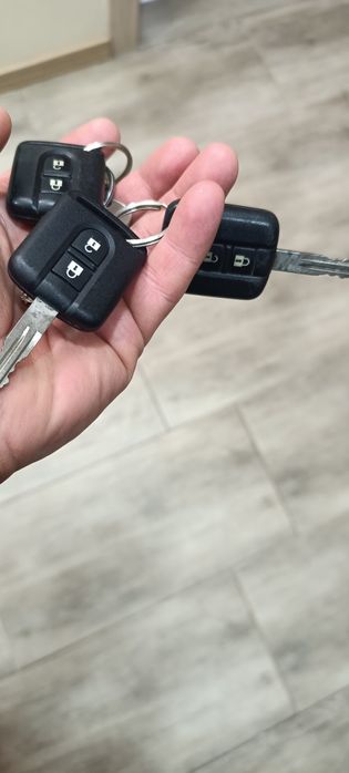 Автомобили Nissan Almera Tino