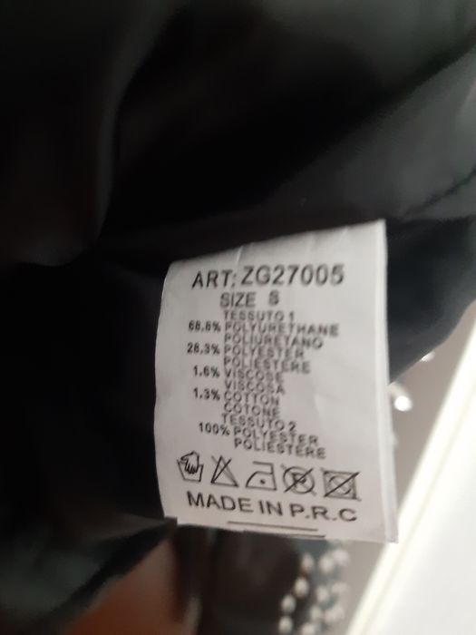 Geaca din piele cu Capse