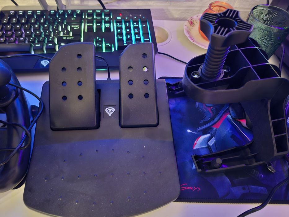 Волан - скорости и педали за компютър - конзола Genesis Seaborg 350