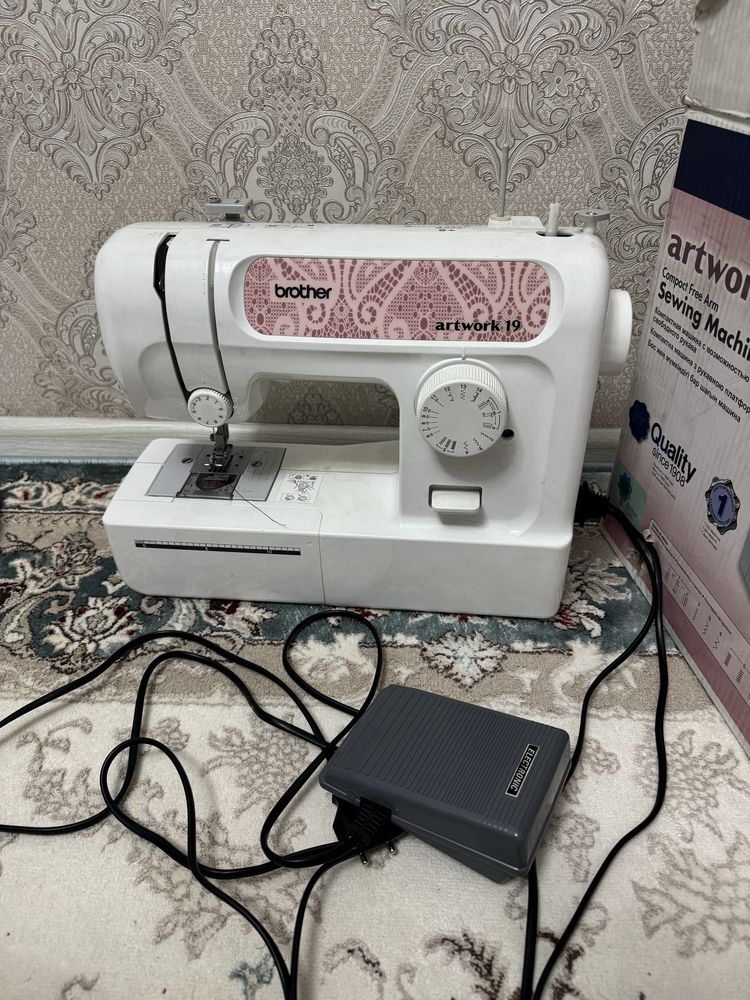 Продам швейную машинку!!!
